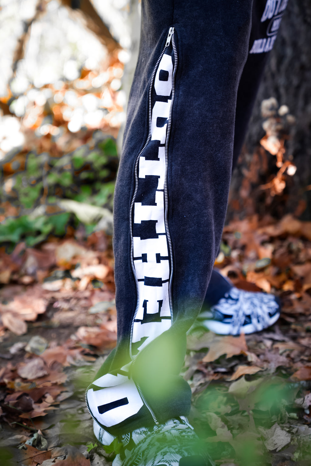 "BUILD A BETTER YOU" SWEATPANTS - BLACK